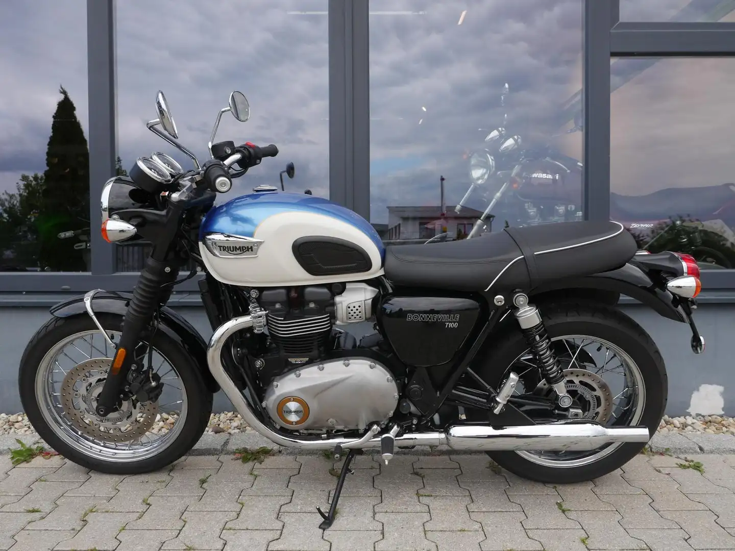 Triumph Bonneville T100 - 1. Hand - TOP - Ledertasche - 2