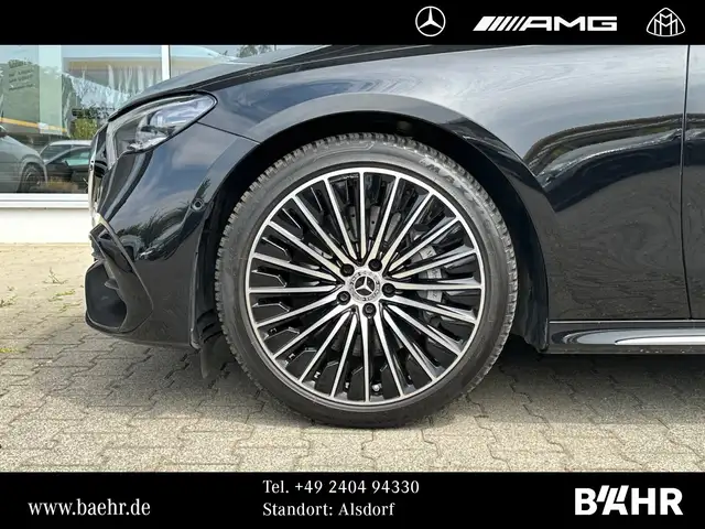 Mercedes-Benz 220 view 6