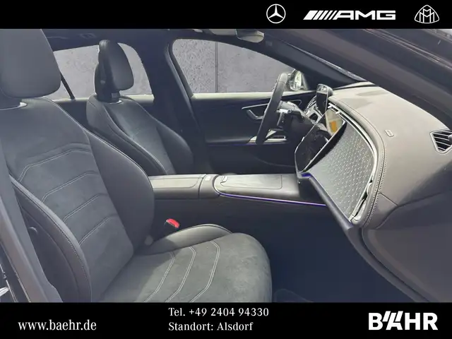 Mercedes-Benz 220 view 5