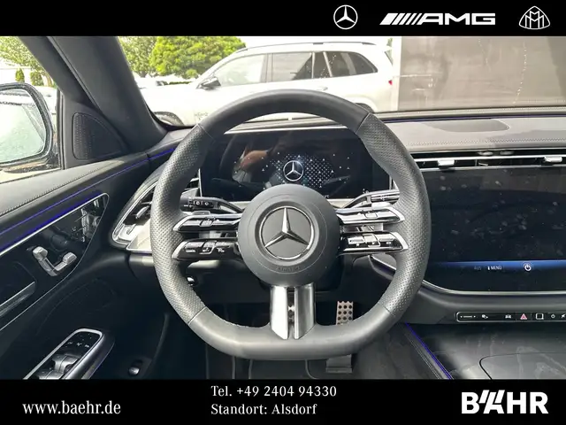 Mercedes-Benz 220 view 13