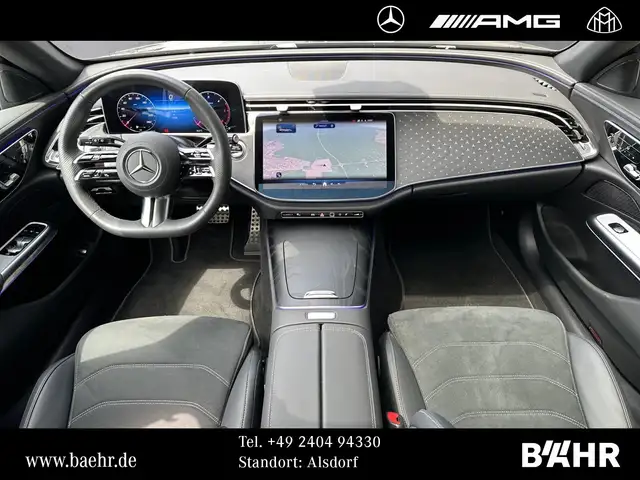 Mercedes-Benz 220 view 4