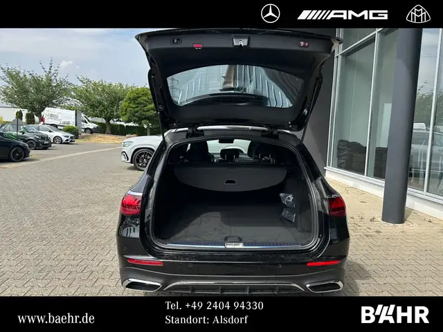 Mercedes-Benz 220 view 15
