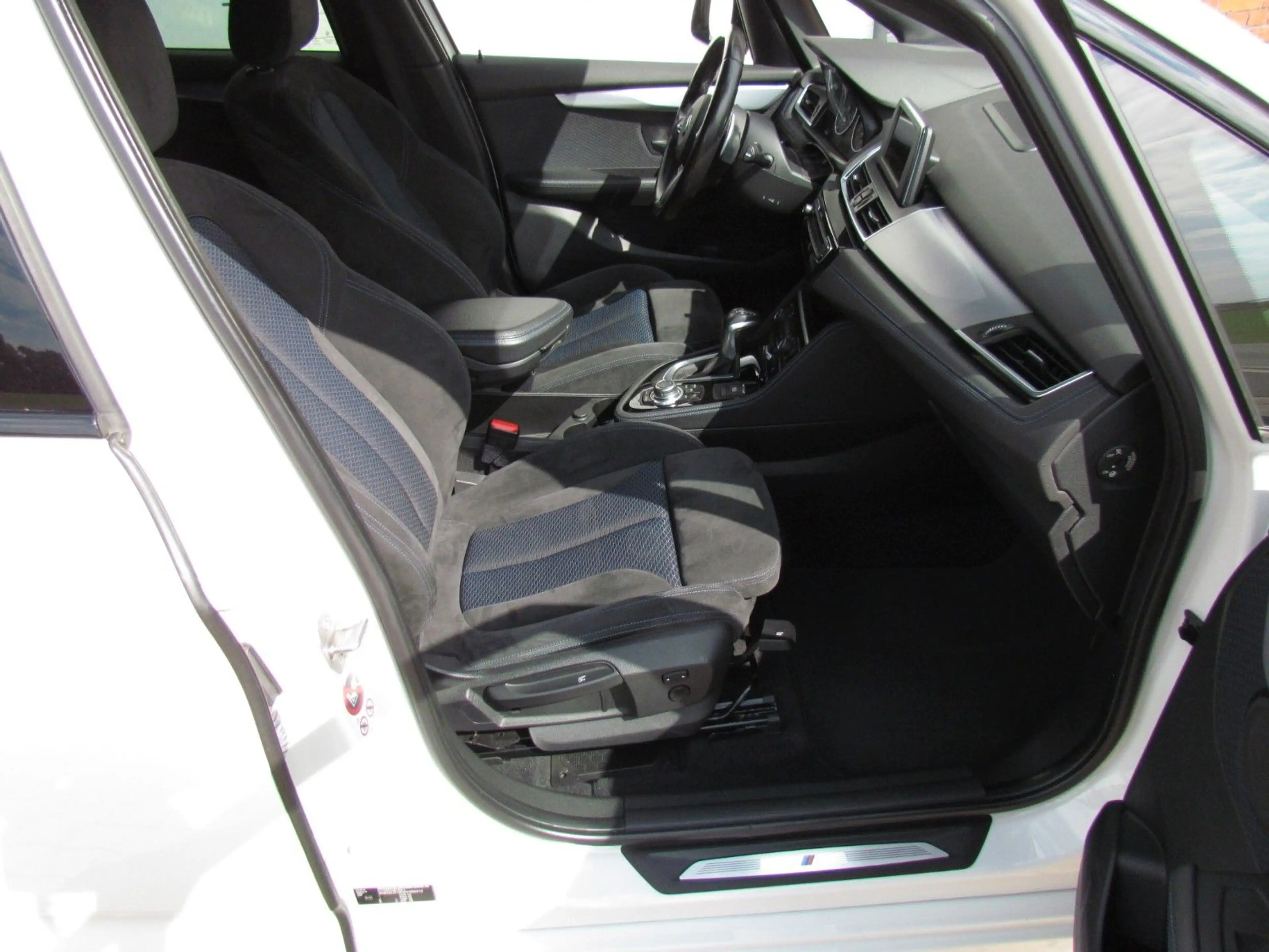 BMW 220 Baureihe 2 Active Tourer 220 d M-Packet — photo 8