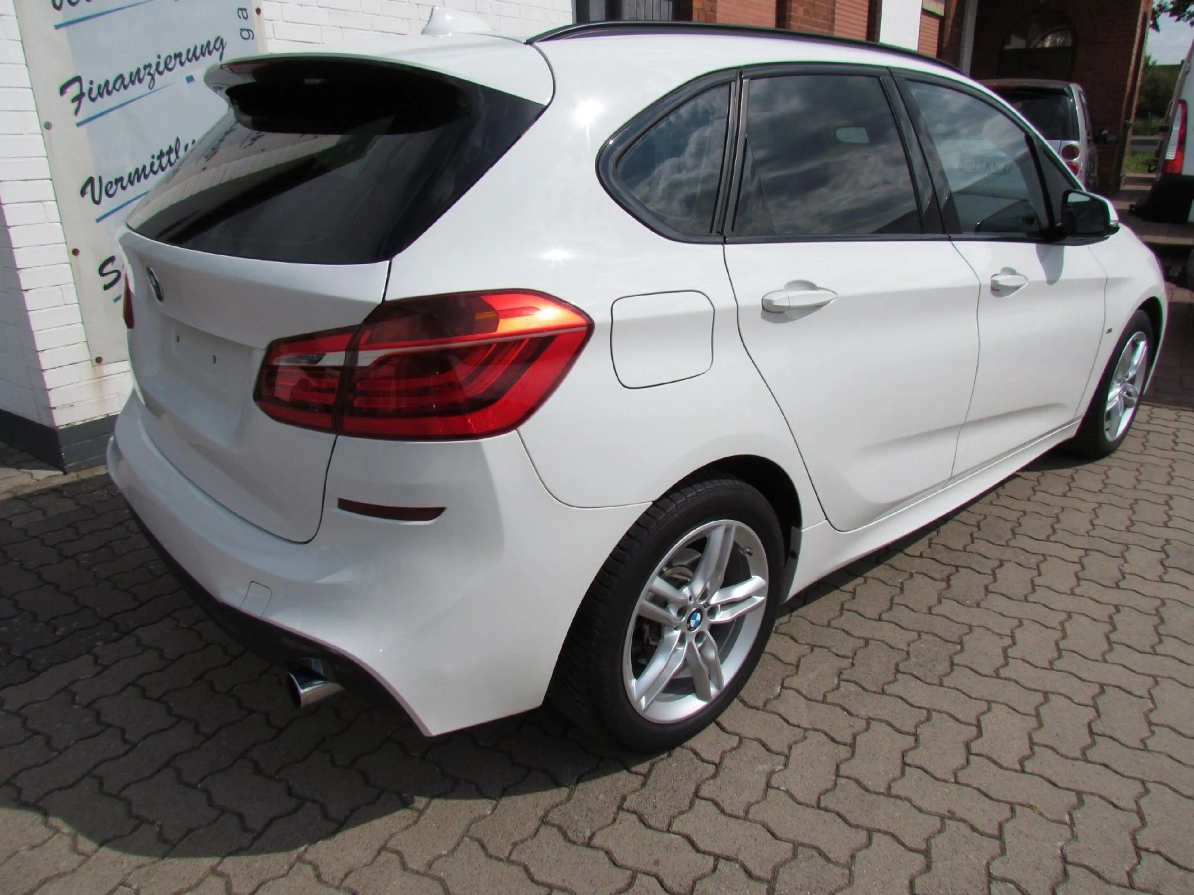 BMW 220 Baureihe 2 Active Tourer 220 d M-Packet — photo 6