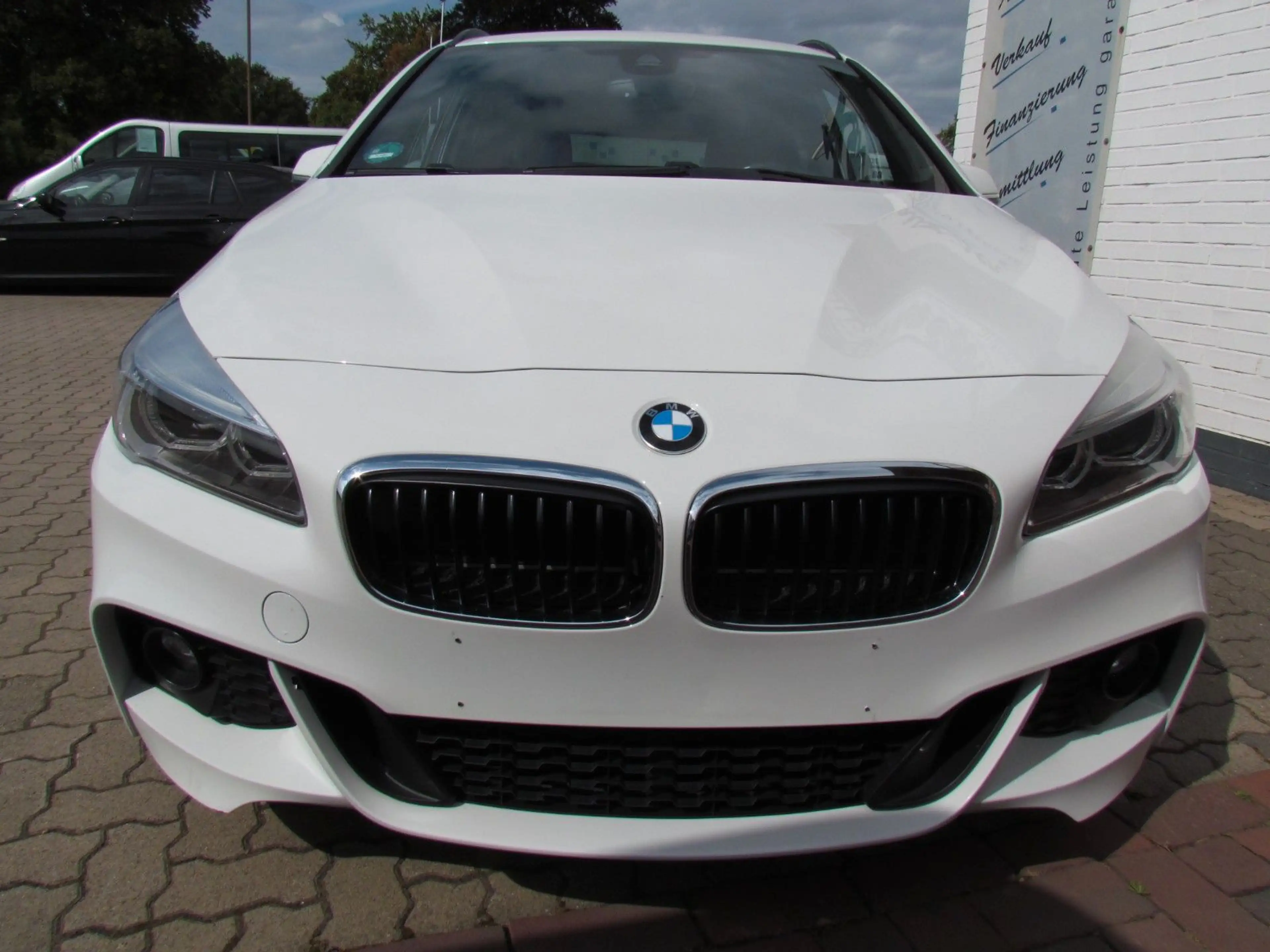 BMW 220 Baureihe 2 Active Tourer 220 d M-Packet — photo 2