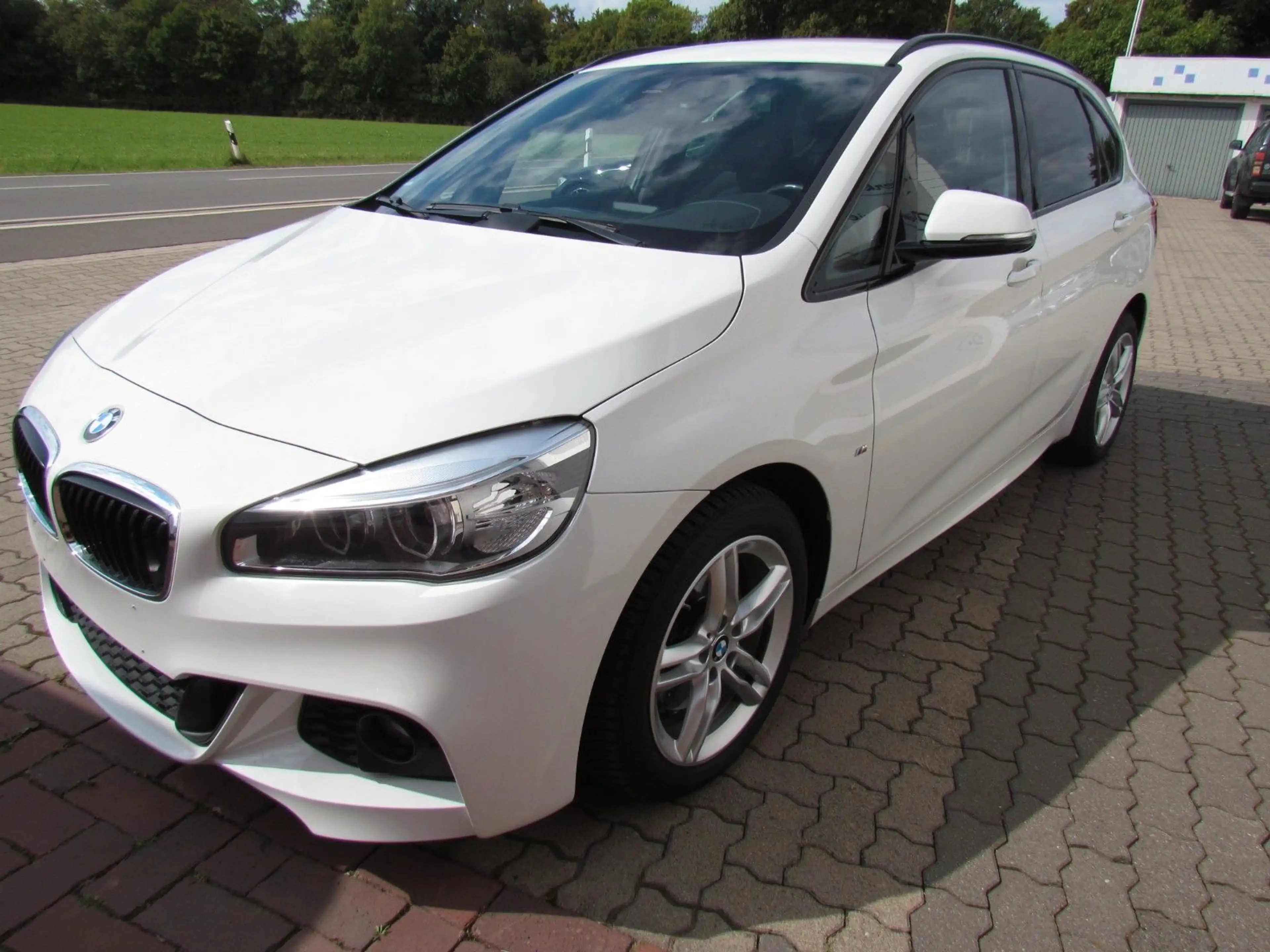 BMW 220 Baureihe 2 Active Tourer 220 d M-Packet — photo 3