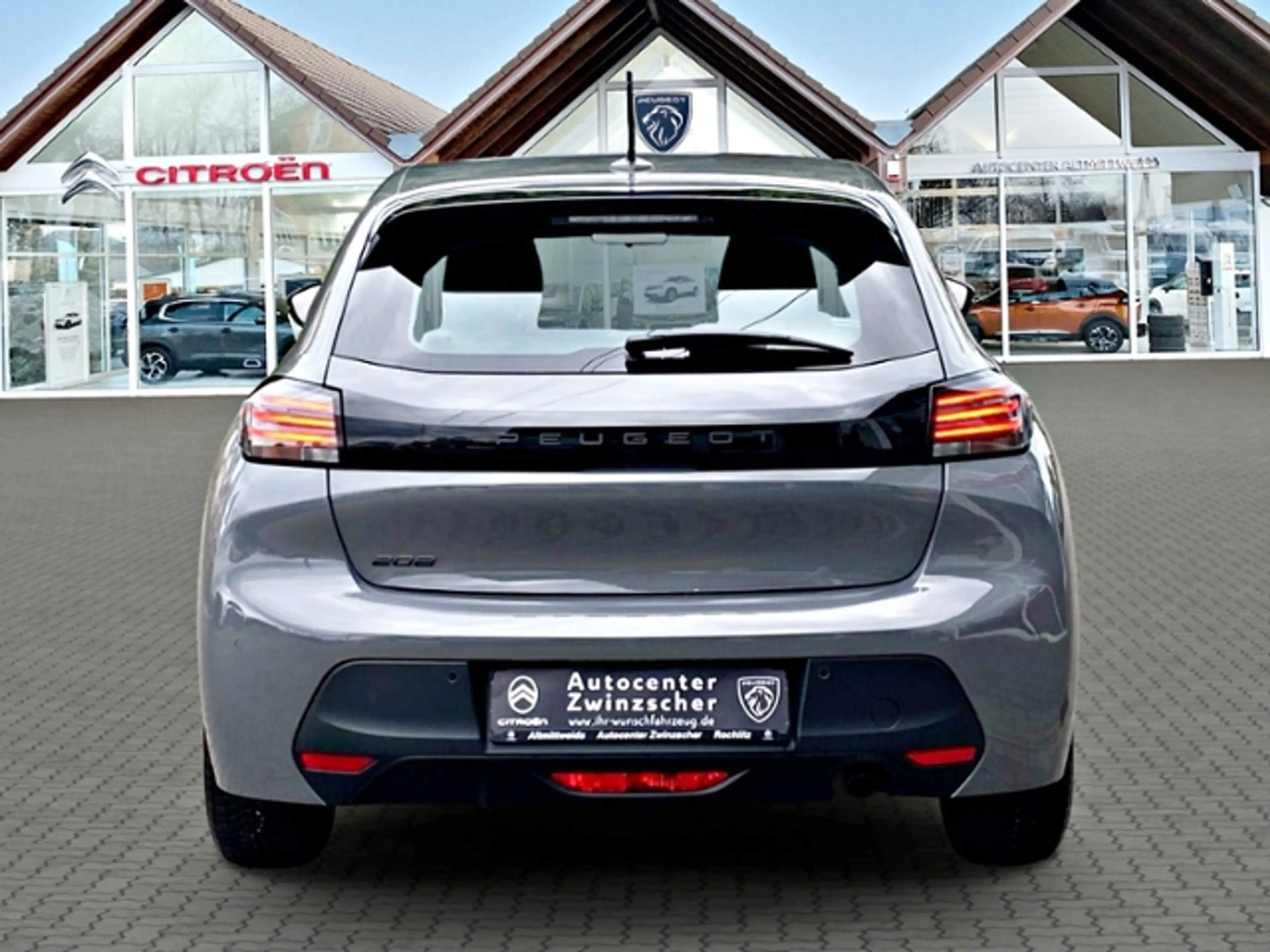 Peugeot 208 Active — photo 3