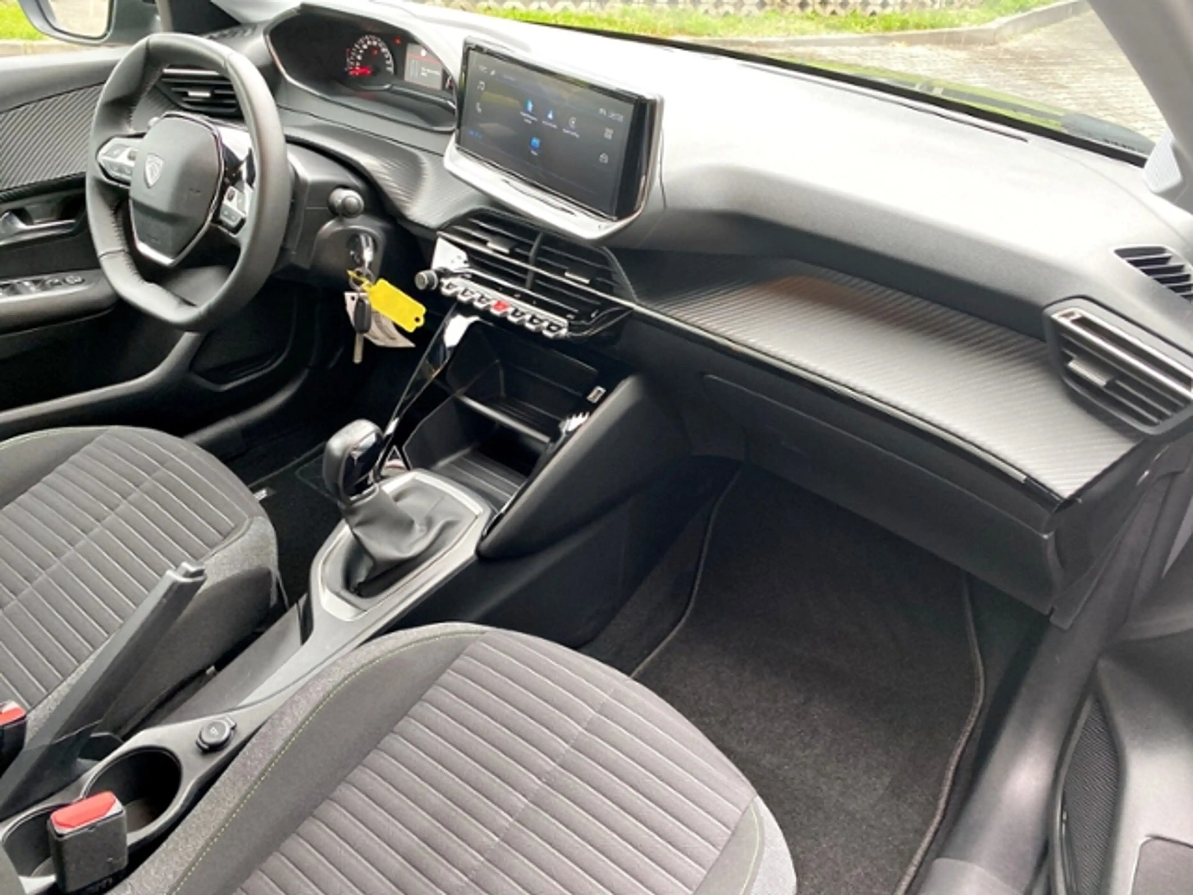 Peugeot 208 Active — photo 14