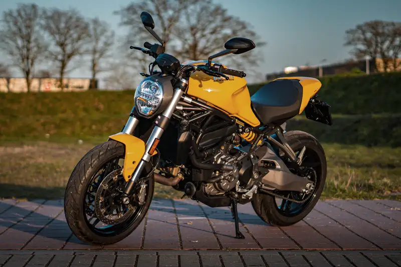 Ducati Monster 821 - foto 3