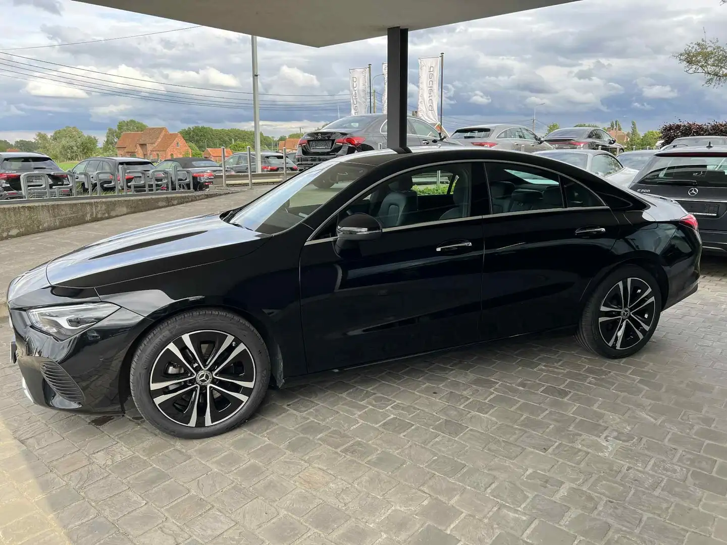Mercedes-Benz CLA 180 Coupé 2024 Progressive camera keyless-go Zwart - 2