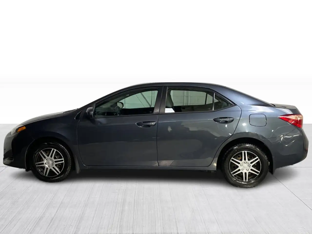 Toyota Corolla снимка Toyota Corolla