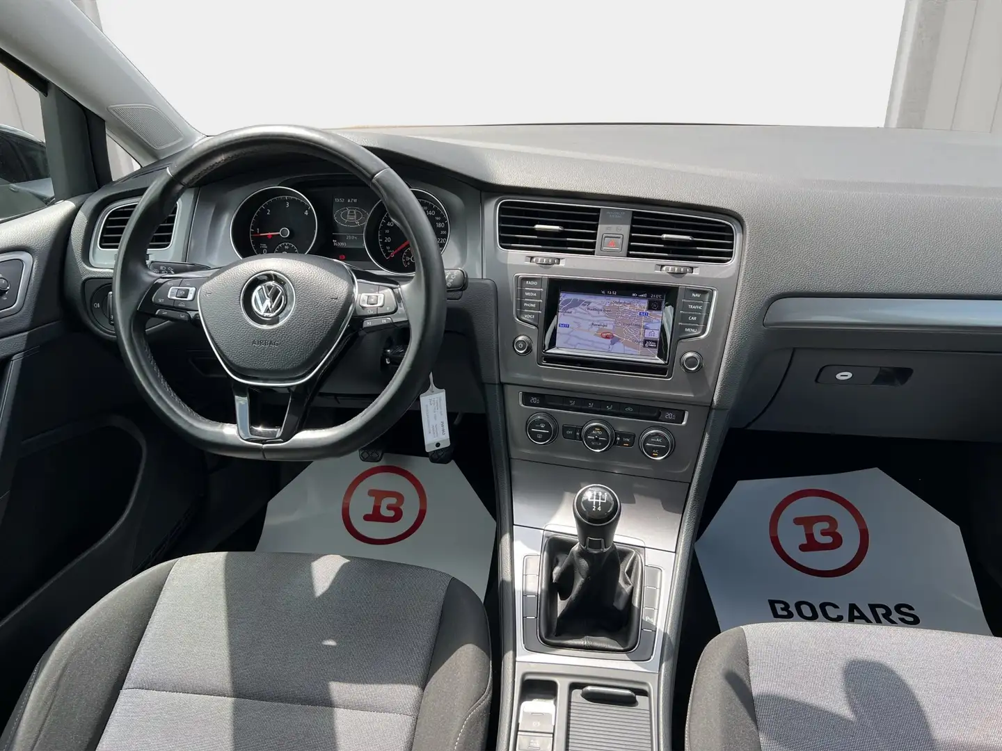 Volkswagen Golf 1.6 TDI 105pk Navigatie|Aut.Airco|Parkeersensoren - 2
