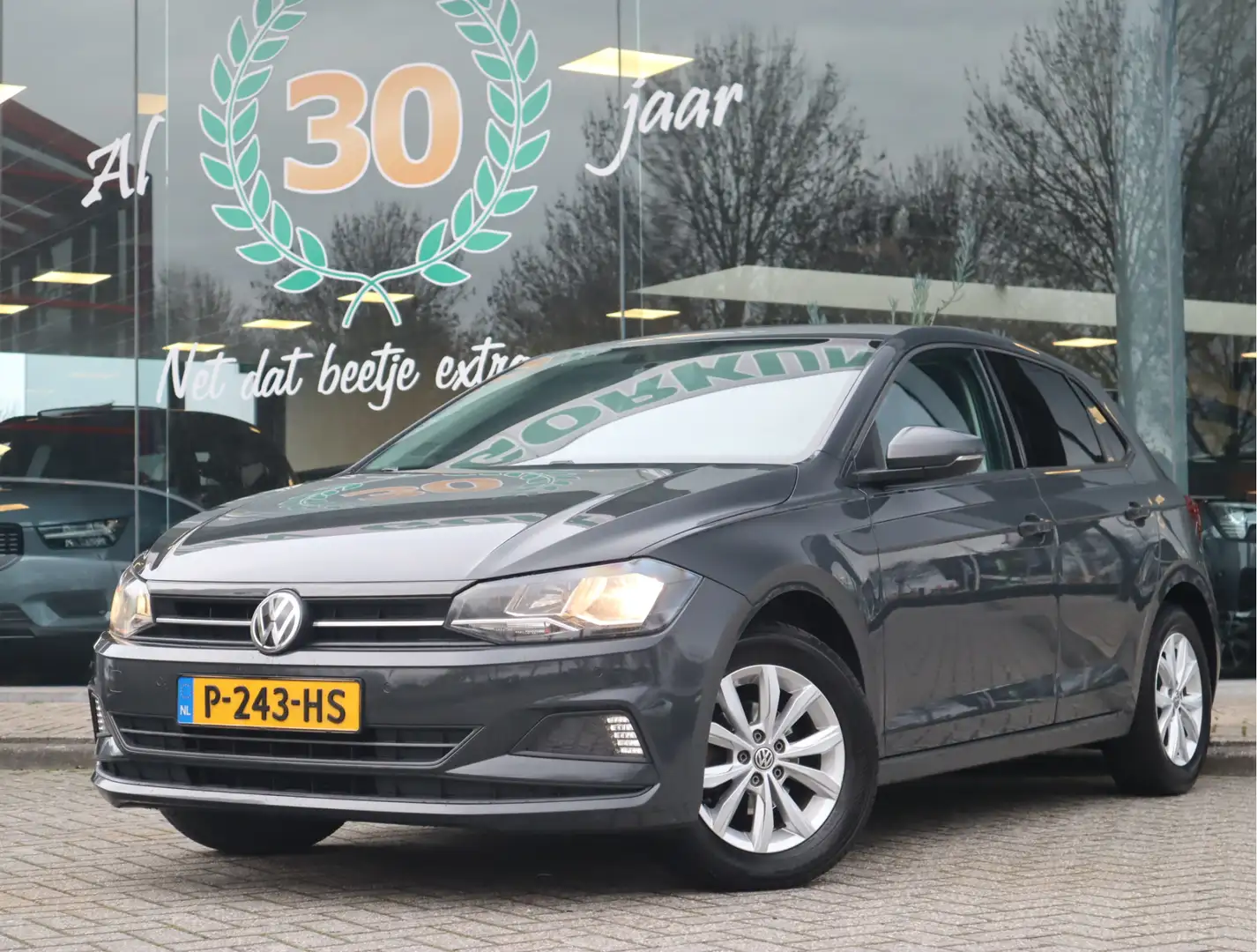 Volkswagen Polo 1.0 MPI Comfortline Grijs - 1