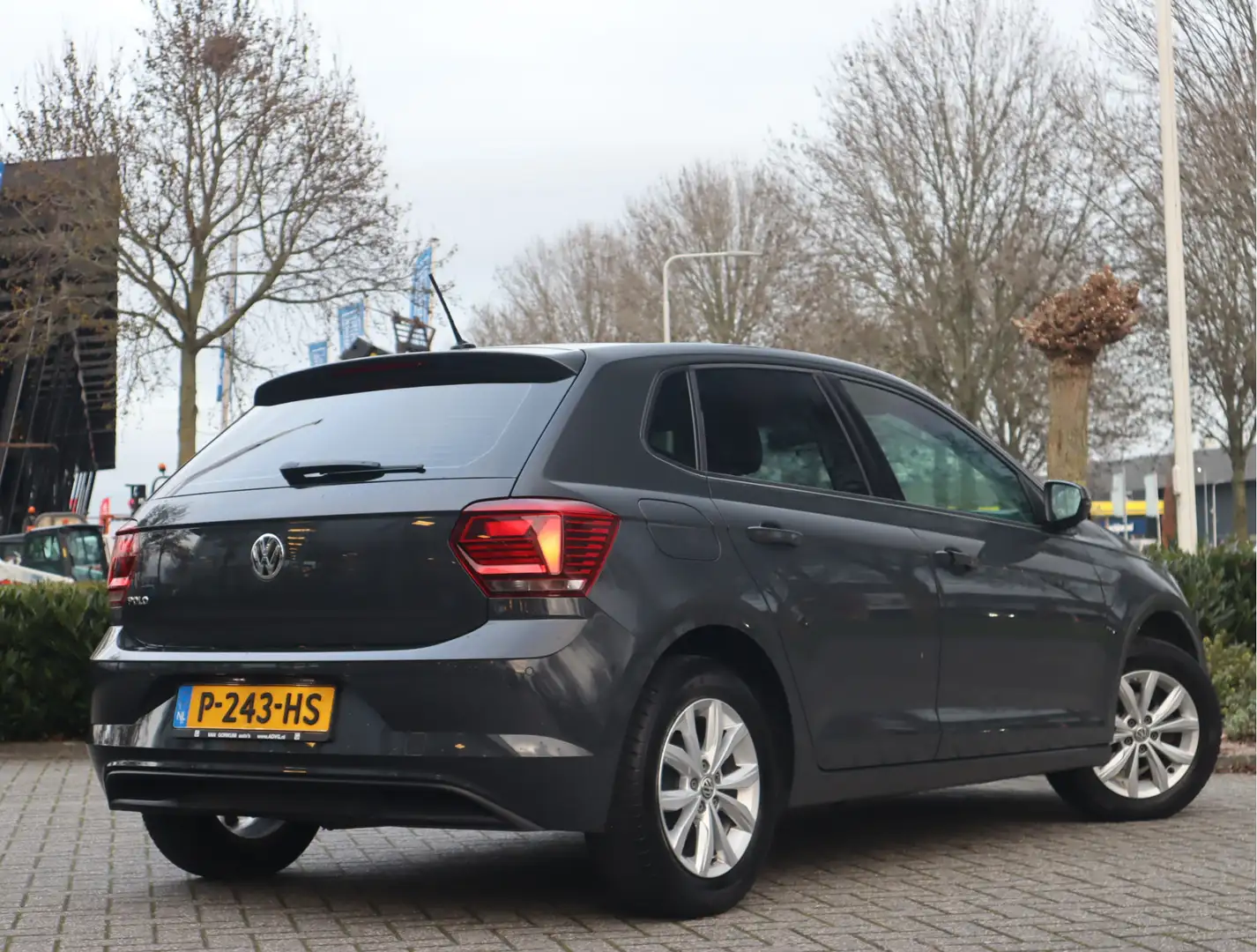 Volkswagen Polo 1.0 MPI Comfortline Grijs - 2