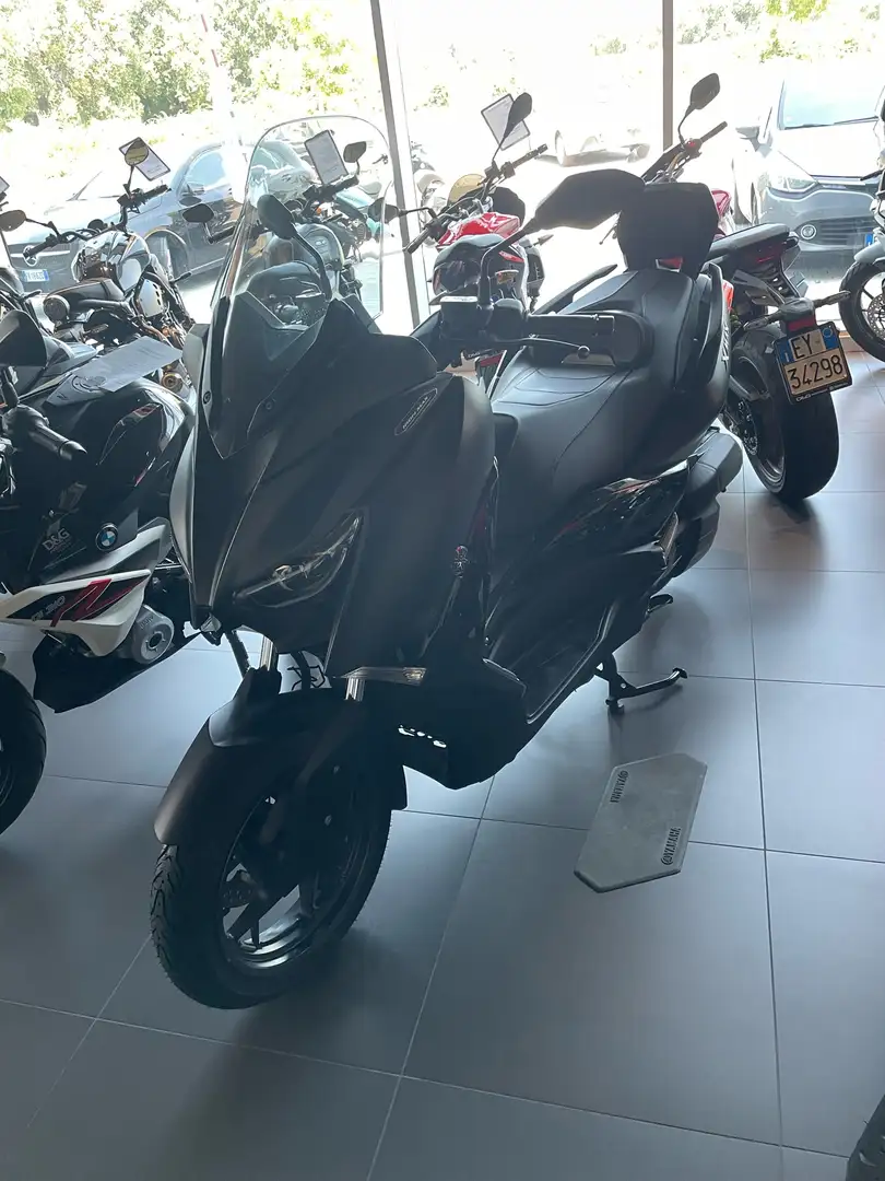 Yamaha X-Max 125 Iron Max Negru - 1