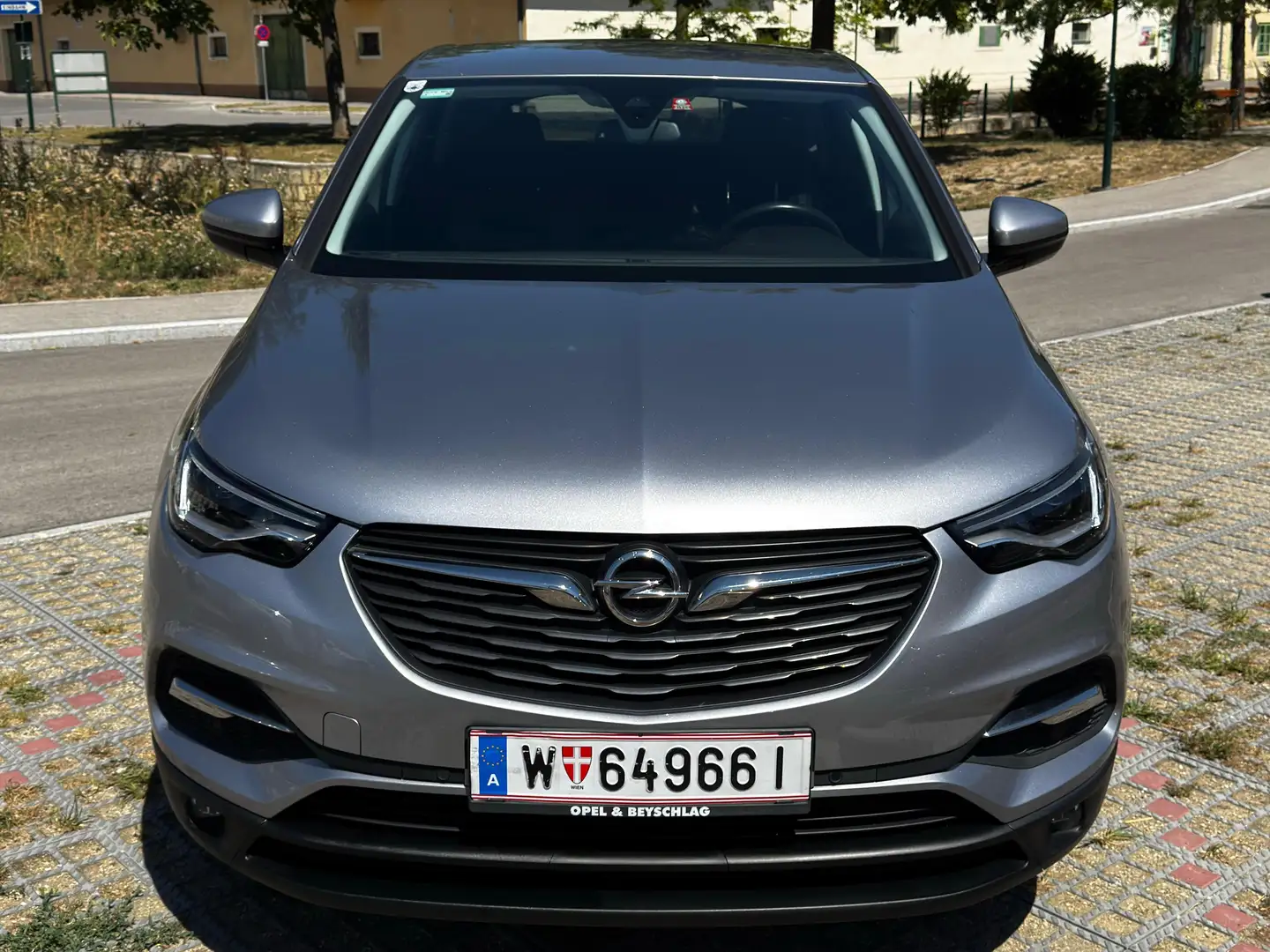 Opel Grandland X Grandland X 1,2 Turbo Direct Injection Edition Start/Stop Edition Silber - 2