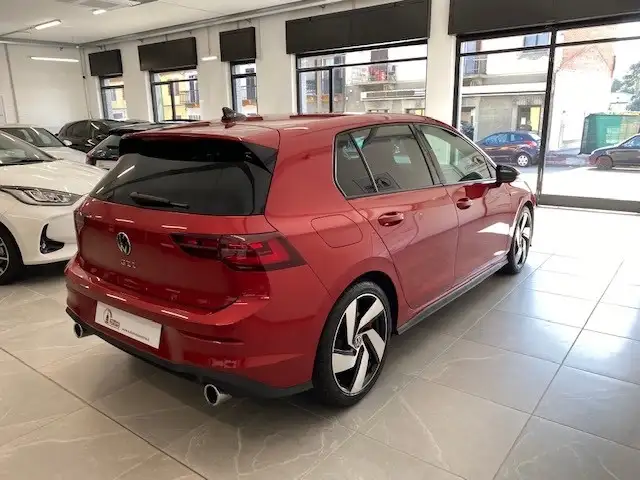 Volkswagen Golf view 4