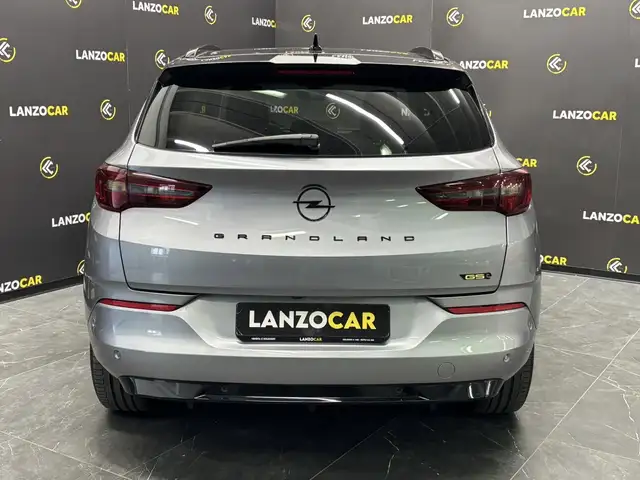 Opel Grandland view 5