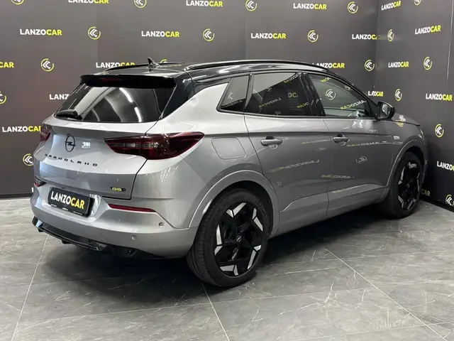 Opel Grandland view 4