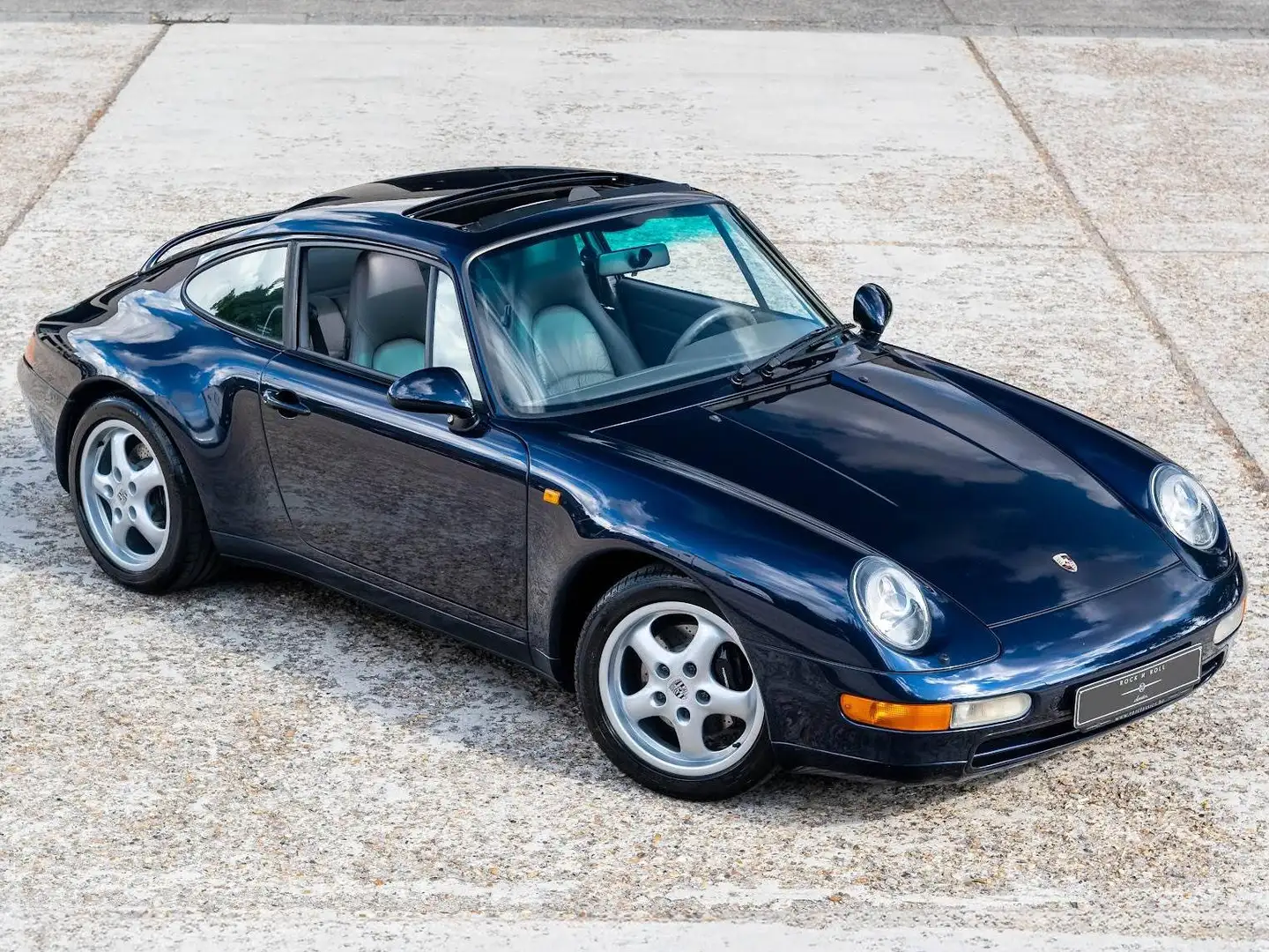 Porsche 993 Carrera 2 | Night Blue Pearl L39C with Classic Grey Full Leather Interior TF Blau - 1