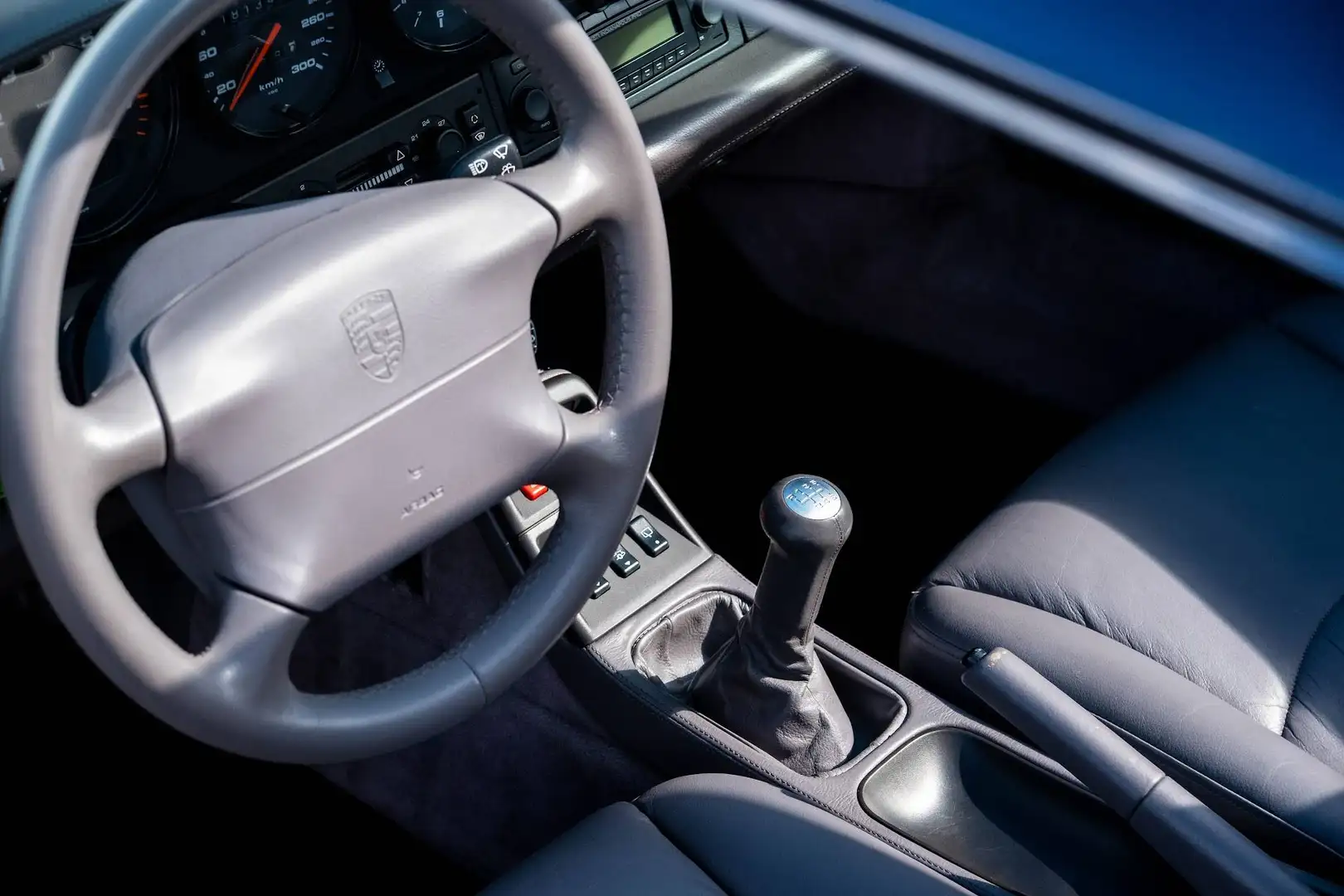 Porsche 993 Carrera 2 | Night Blue Pearl L39C with Classic Grey Full Leather Interior TF Blau - 2