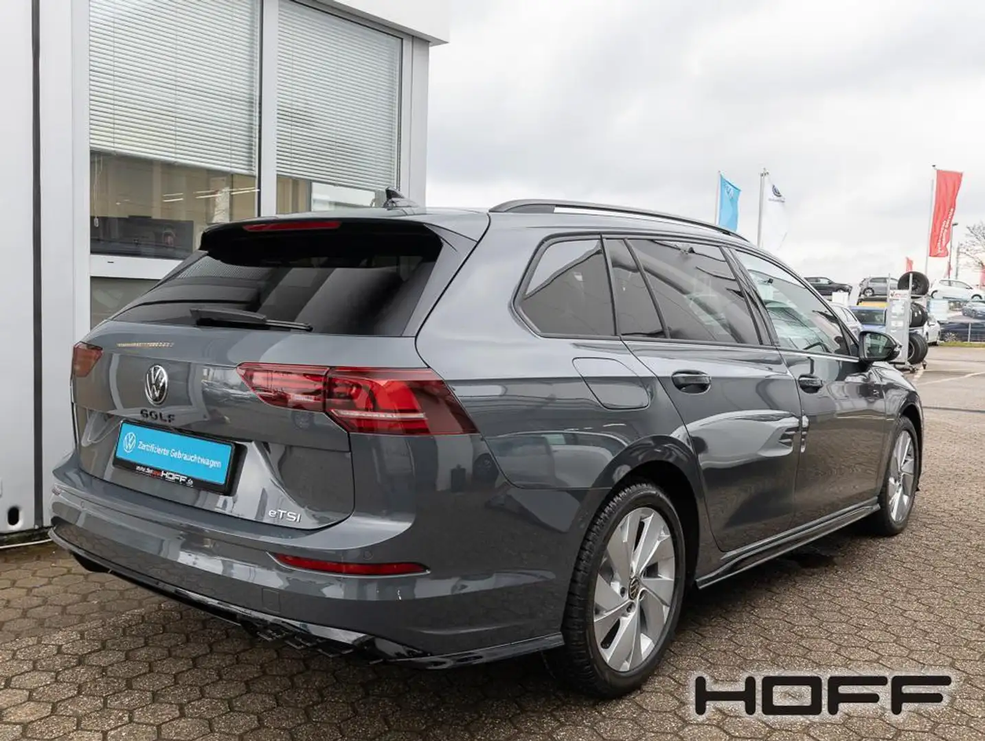 Volkswagen Golf Variant 1.5 eTSI DSG R-Line BlackStyle FACELIFT He Grau - 2