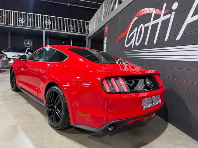 Ford Mustang view 5