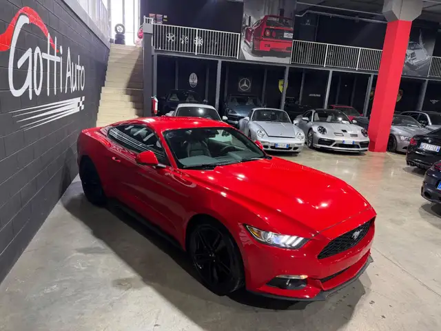 Ford Mustang view 3