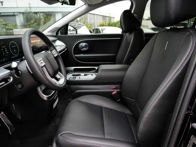 Hyundai Ioniq 9 view 6