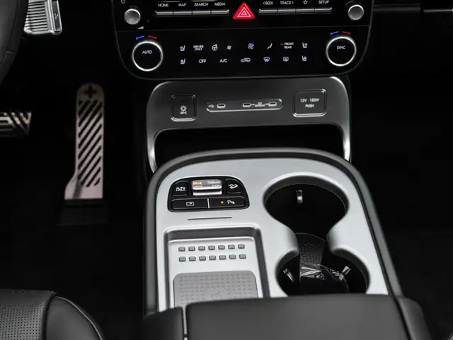 Hyundai Ioniq 9 view 12