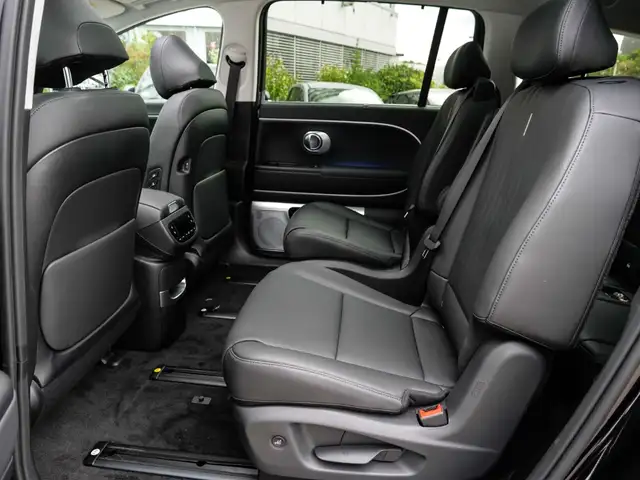 Hyundai Ioniq 9 view 8