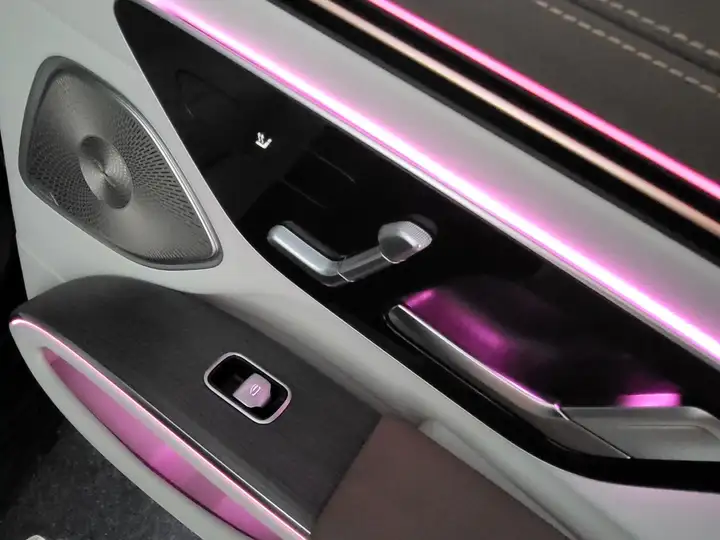 Mercedes-Benz EQS 2025, foto 43