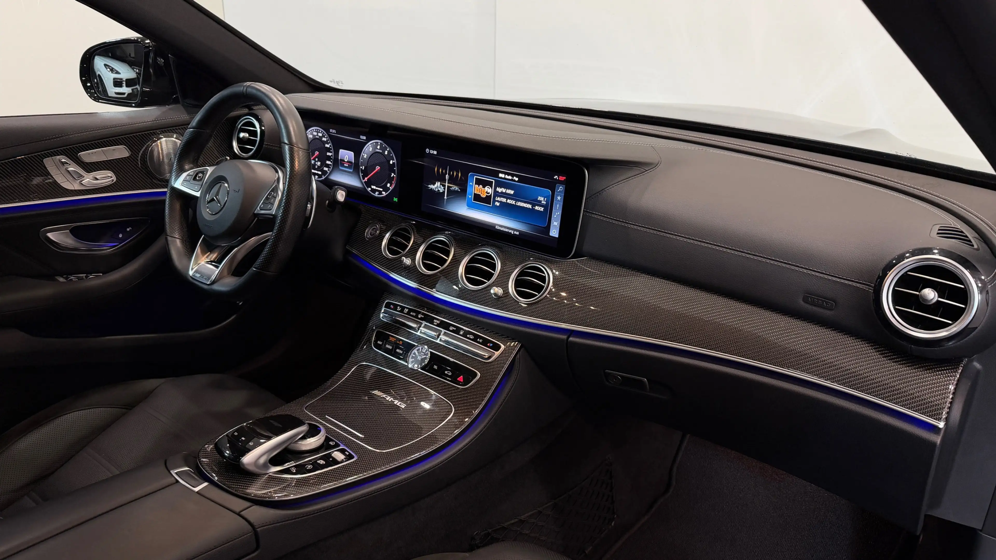 Mercedes-Benz E 63 AMG T PANO Standh. HUD Wide el.Sitze 360KAM — photo 12