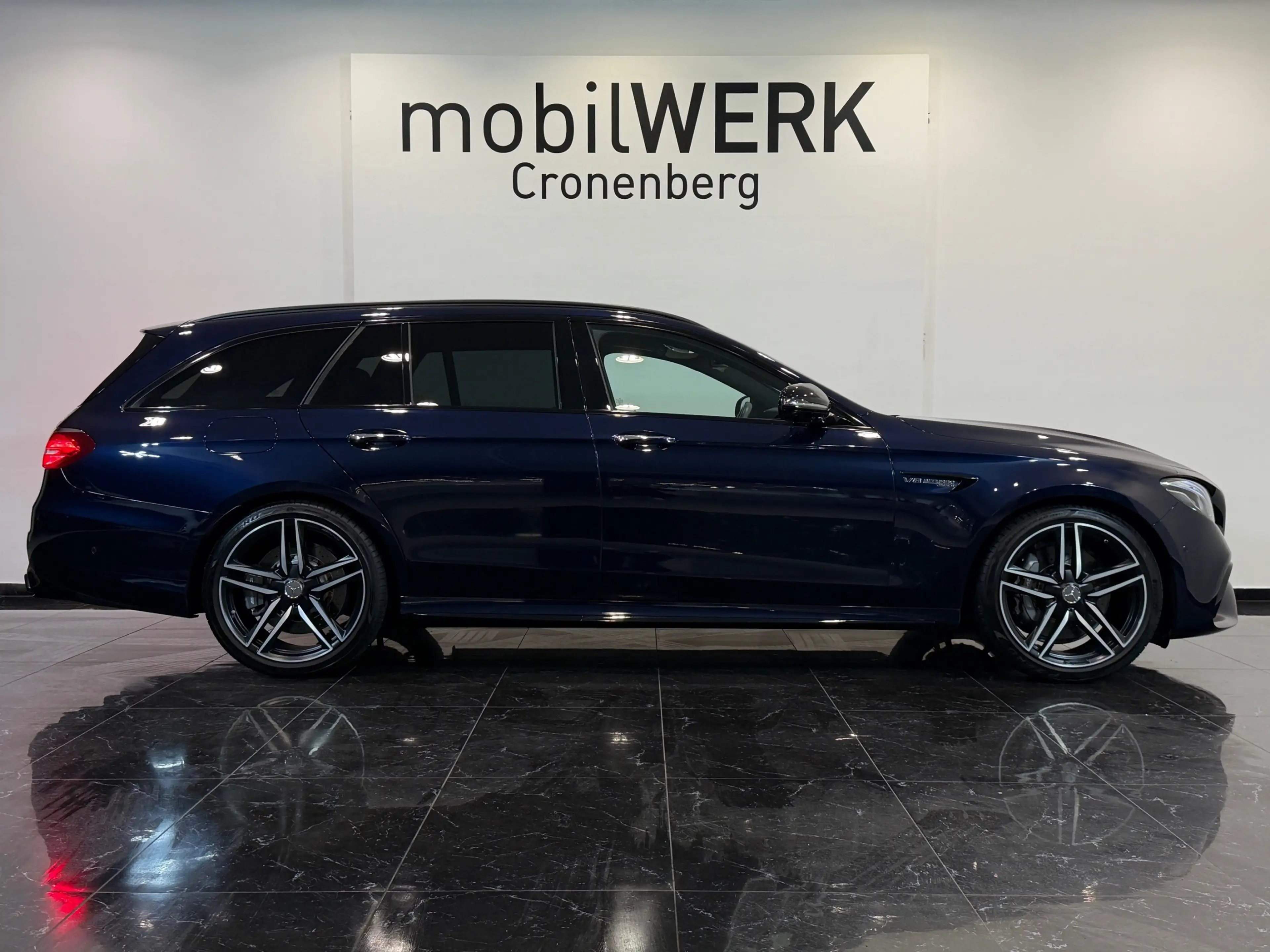 Mercedes-Benz E 63 AMG T PANO Standh. HUD Wide el.Sitze 360KAM — photo 4