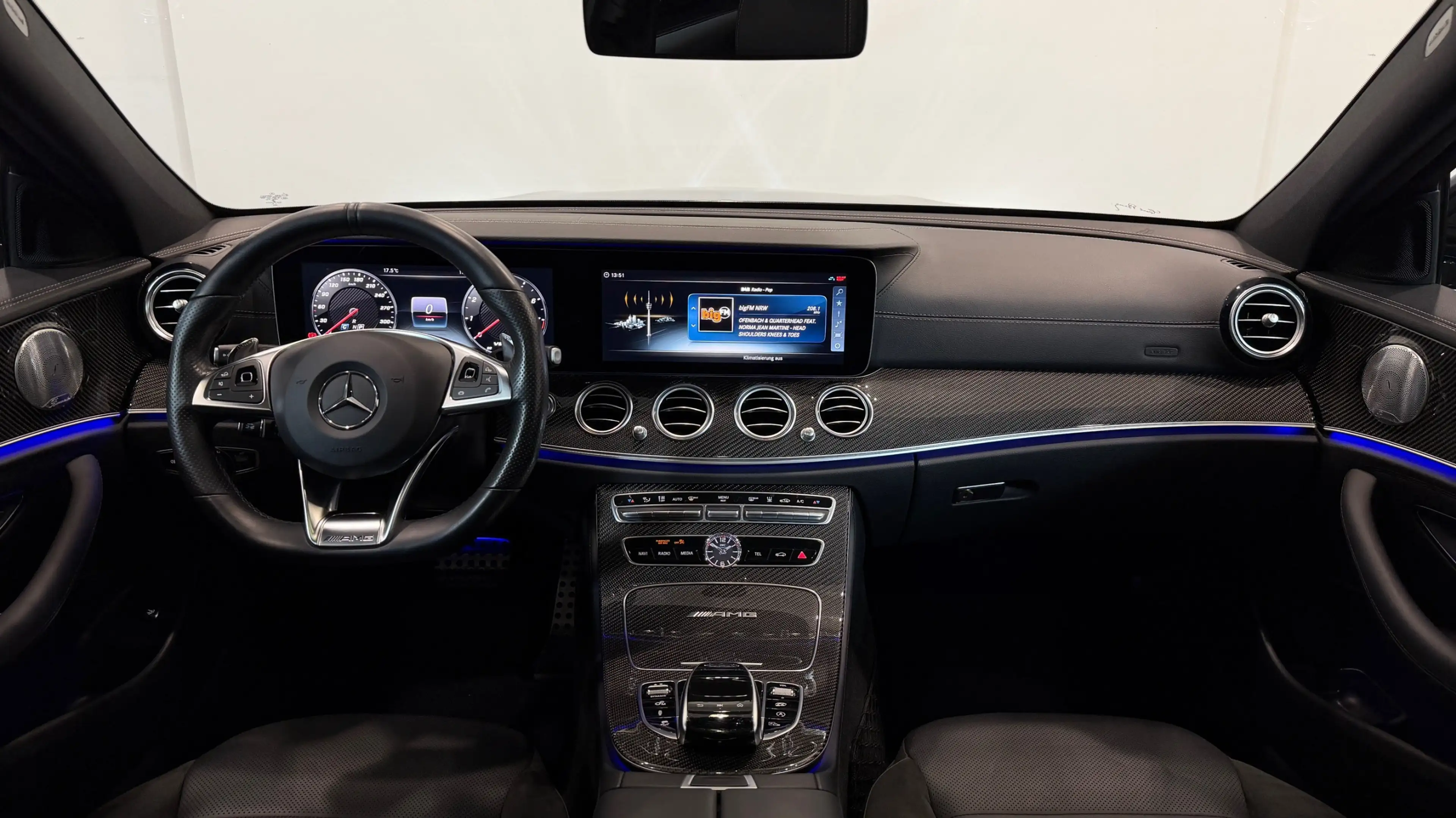 Mercedes-Benz E 63 AMG T PANO Standh. HUD Wide el.Sitze 360KAM — photo 9
