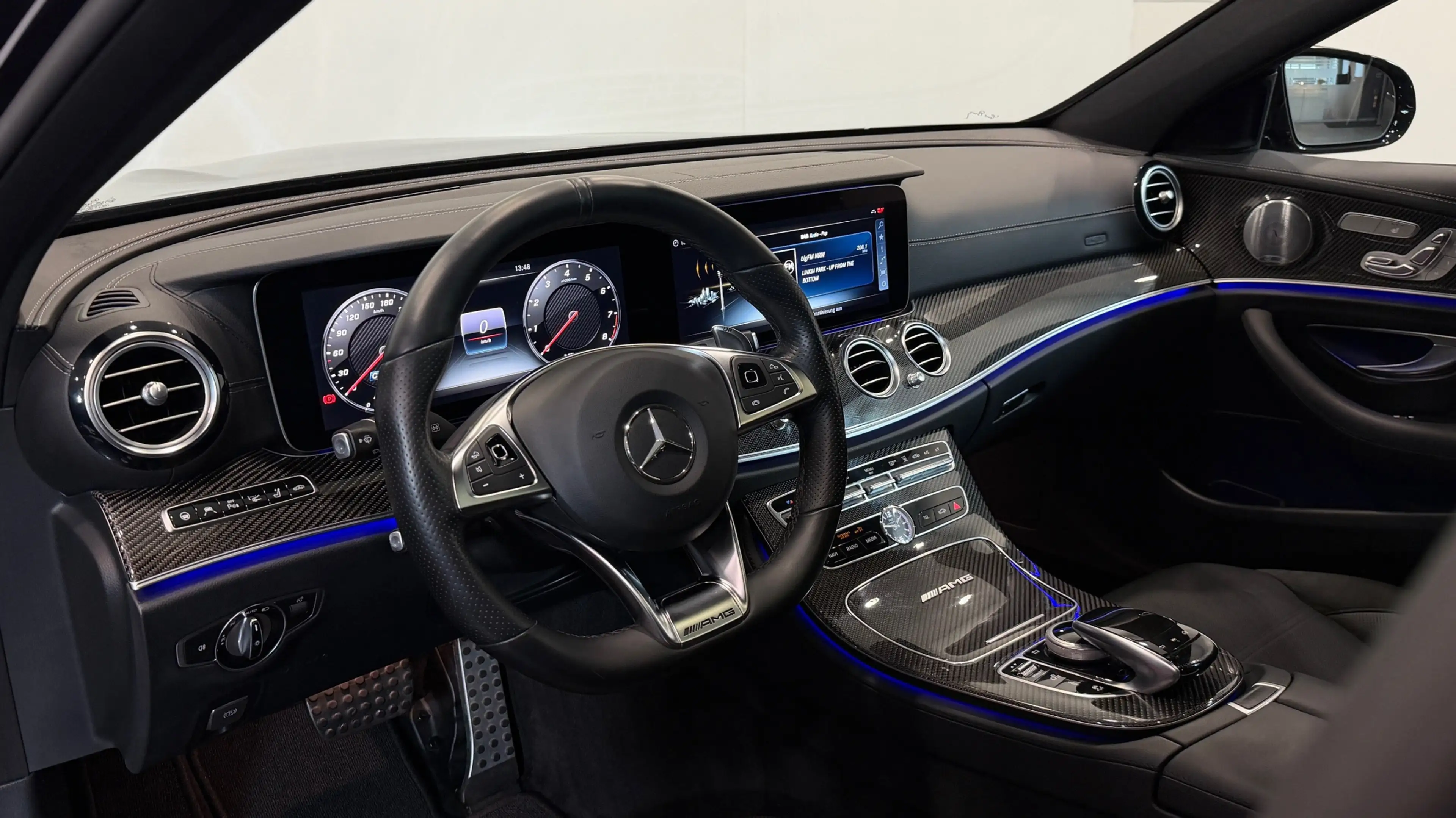 Mercedes-Benz E 63 AMG T PANO Standh. HUD Wide el.Sitze 360KAM — photo 8