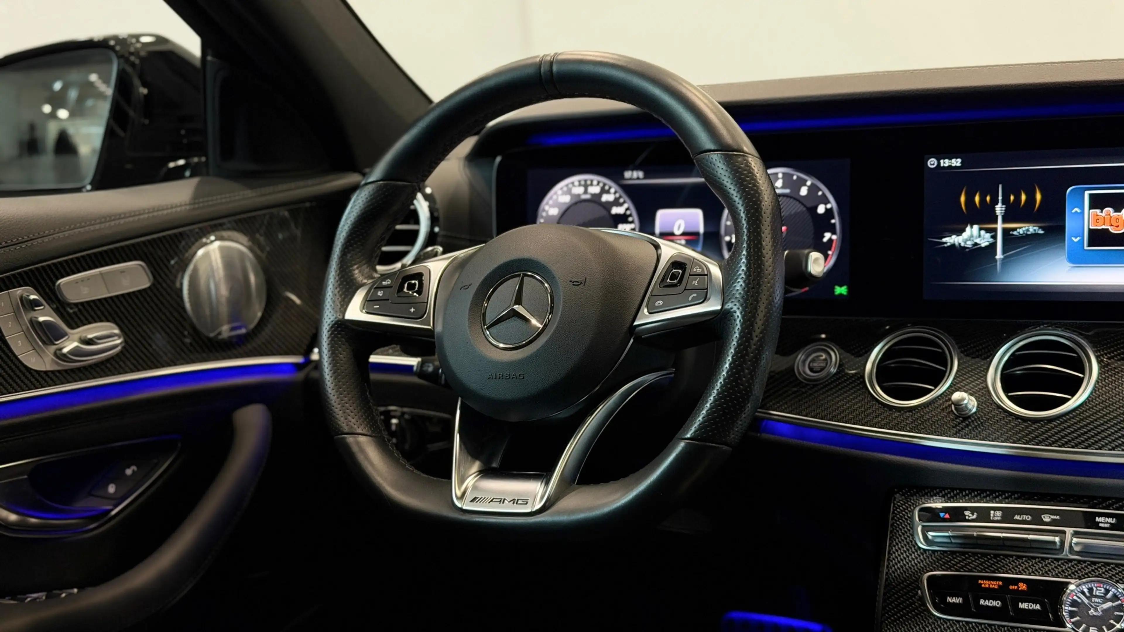 Mercedes-Benz E 63 AMG T PANO Standh. HUD Wide el.Sitze 360KAM — photo 11