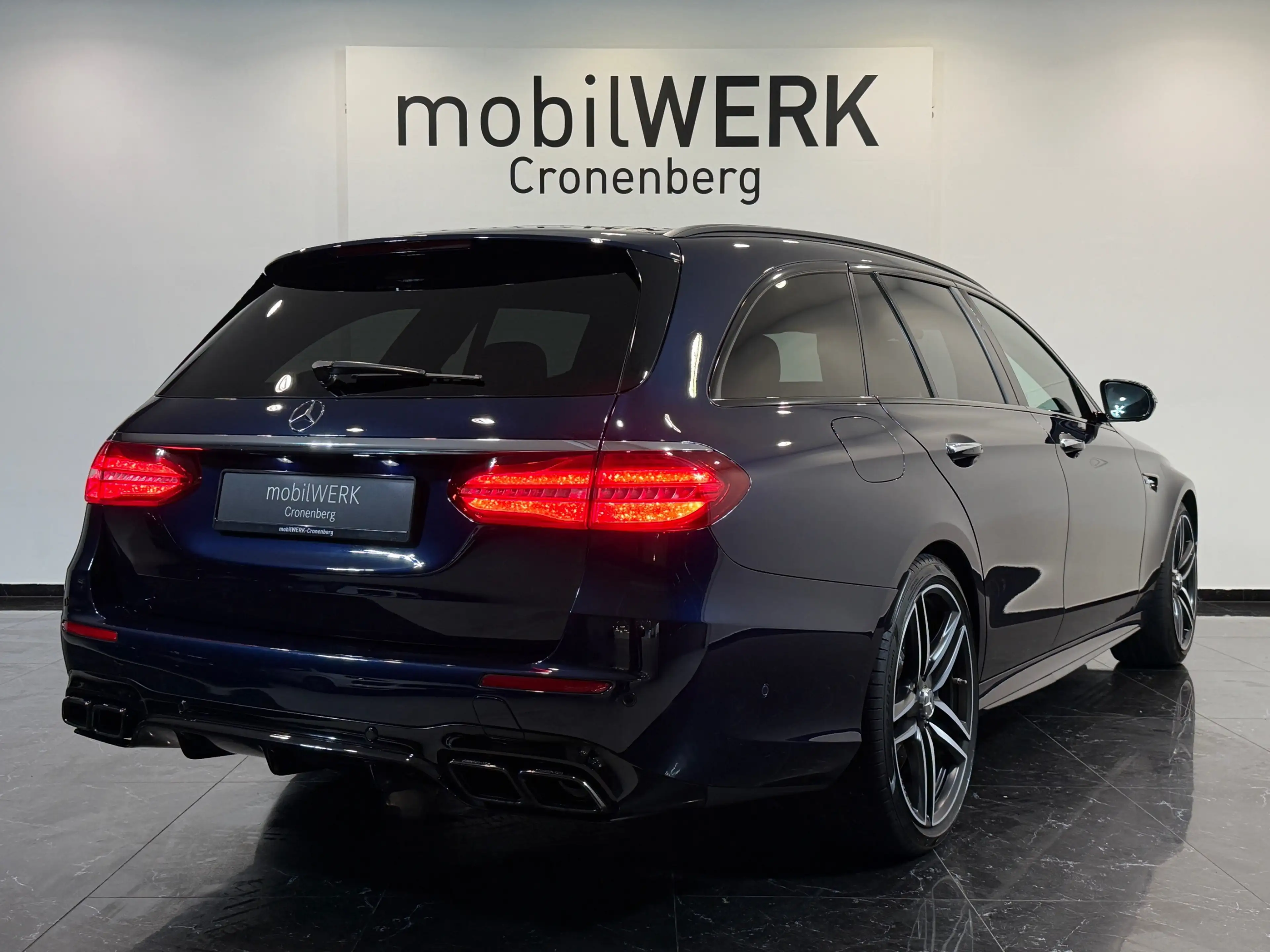 Mercedes-Benz E 63 AMG T PANO Standh. HUD Wide el.Sitze 360KAM — photo 3