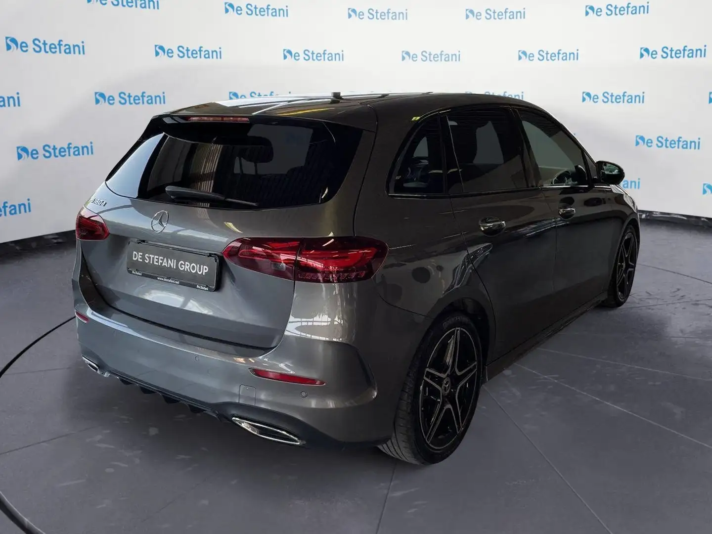 Mercedes-Benz B 180 B 180 d Advanced Plus AMG Line NIGHT-PACK Gris - 2