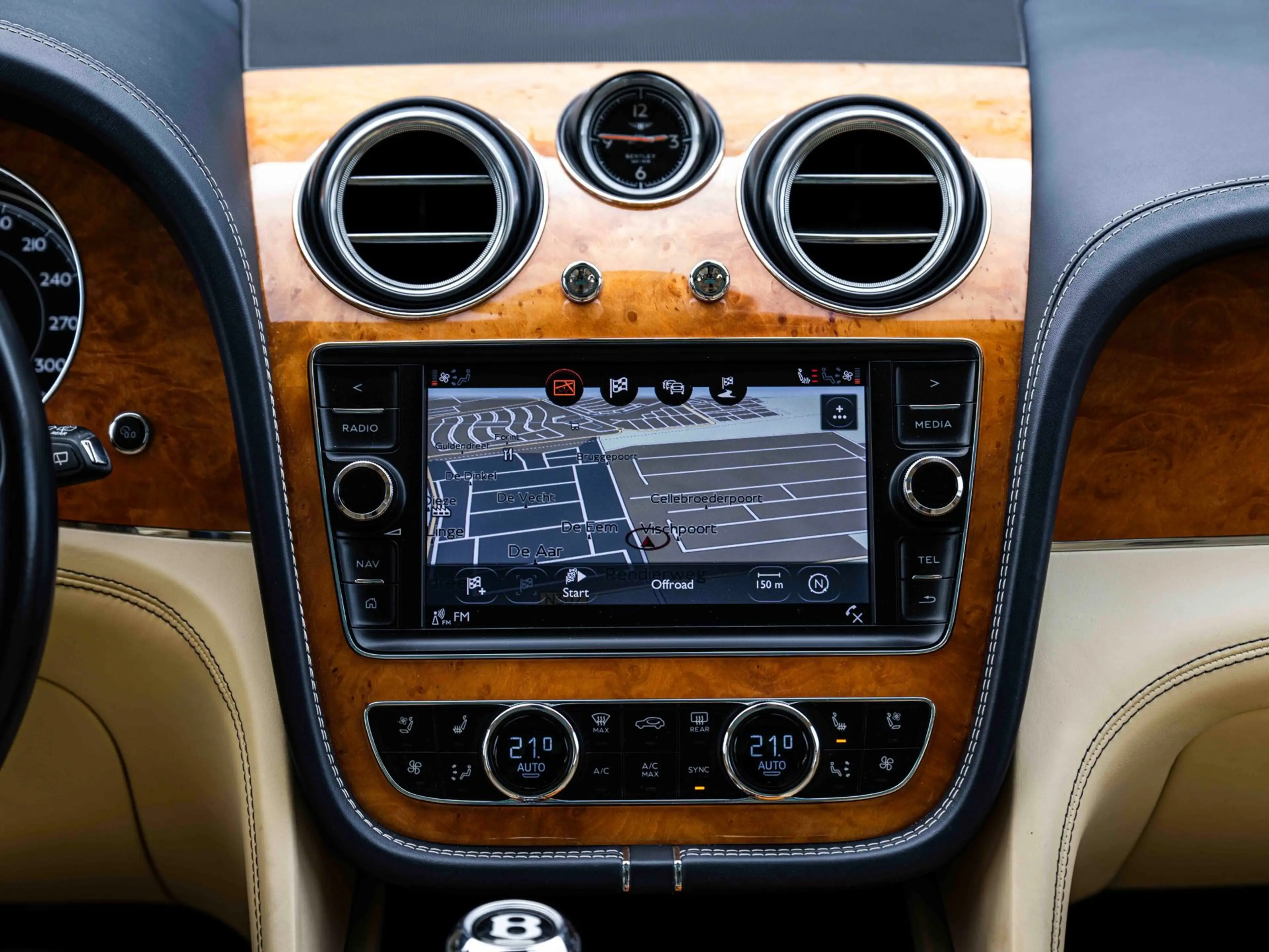 Bentley Bentayga 6.0 W12 | 608 PK | Massage | Panoramadak — photo 8