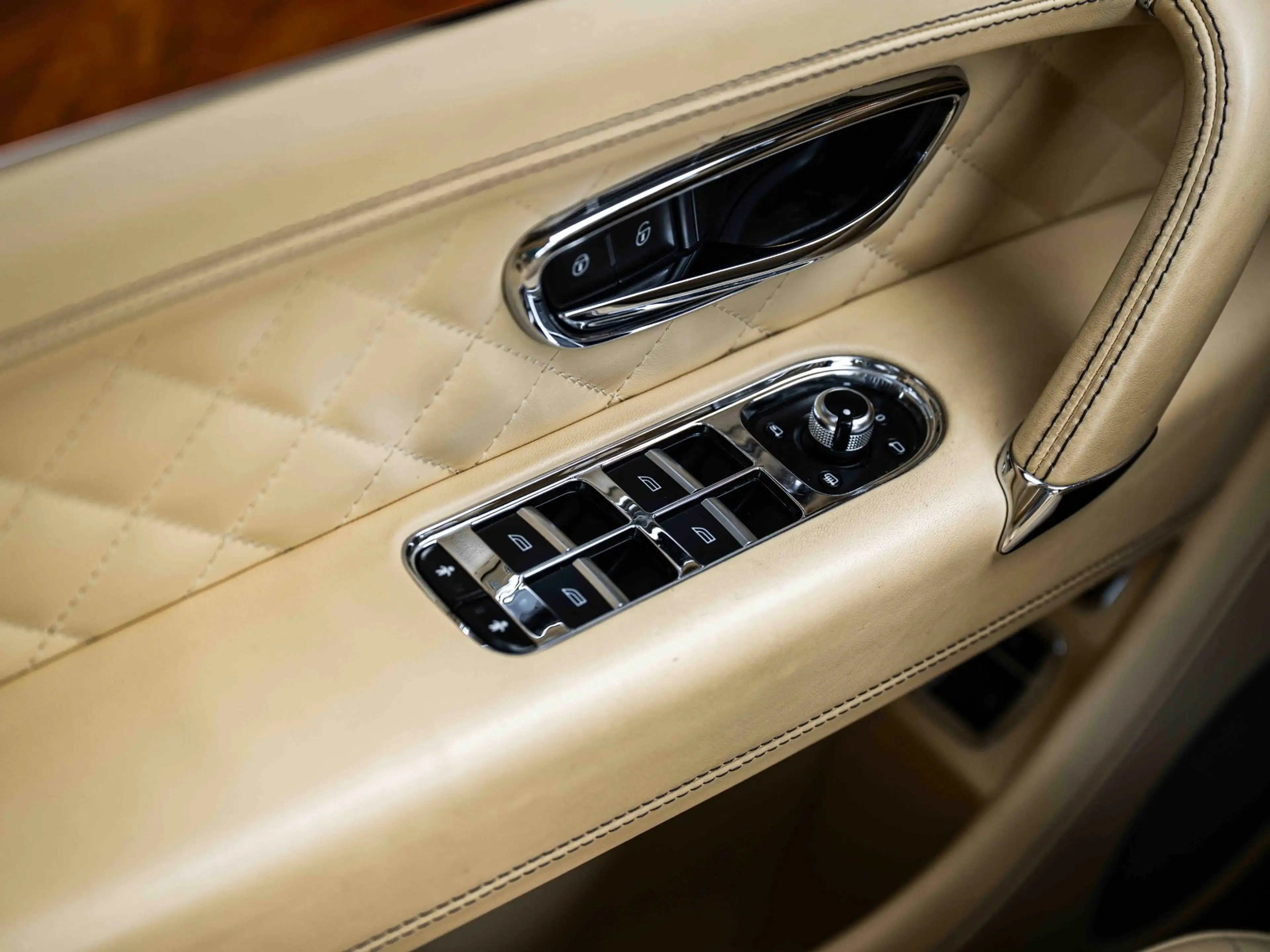 Bentley Bentayga 6.0 W12 | 608 PK | Massage | Panoramadak — photo 14
