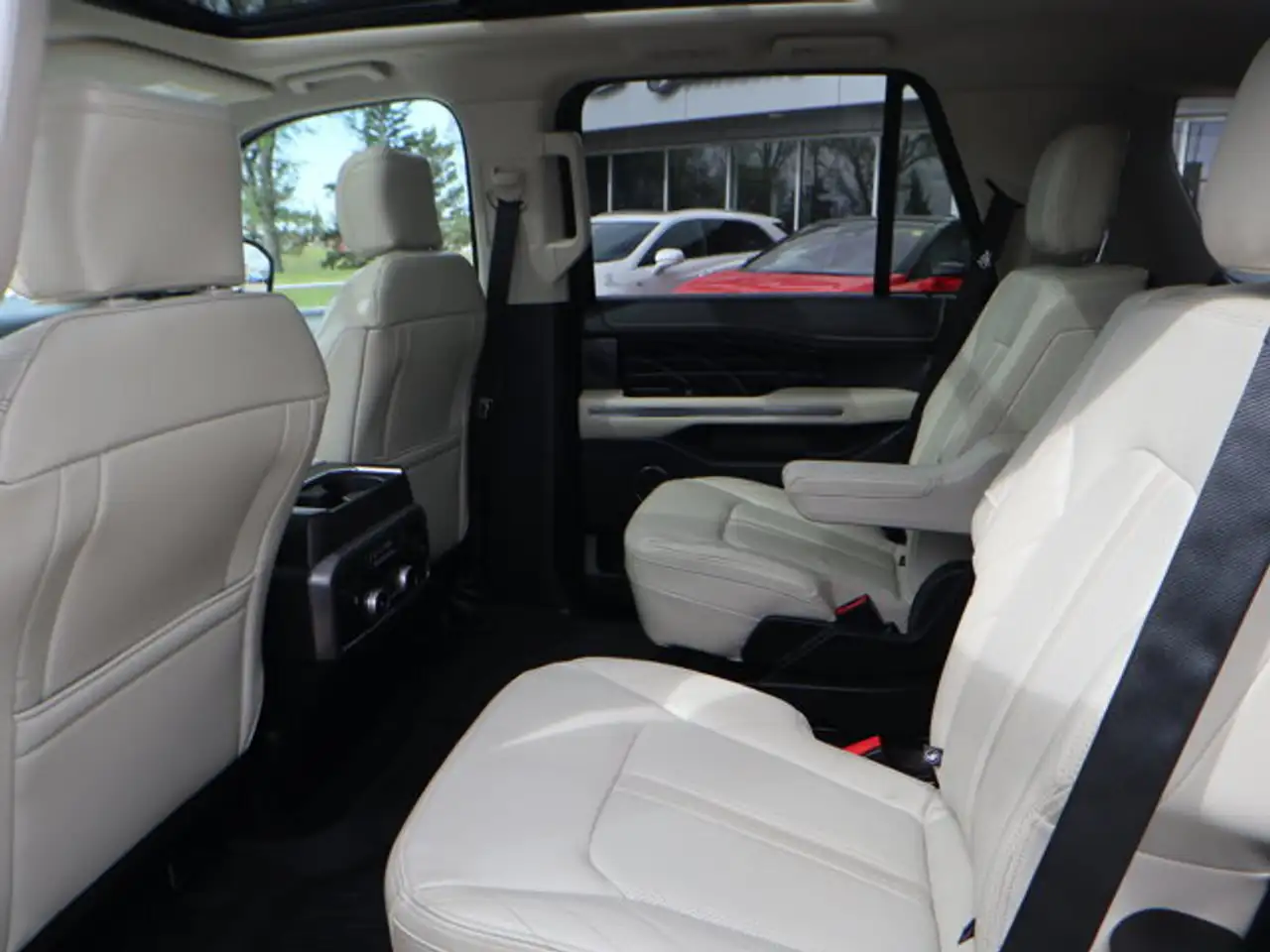 Ford Expedition снимка Ford Expedition