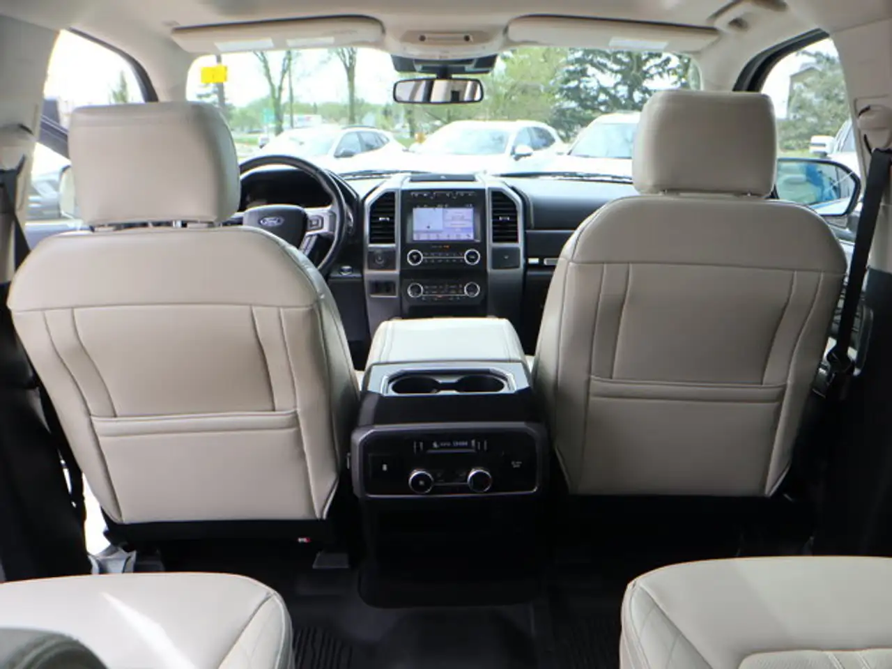 Ford Expedition снимка Ford Expedition