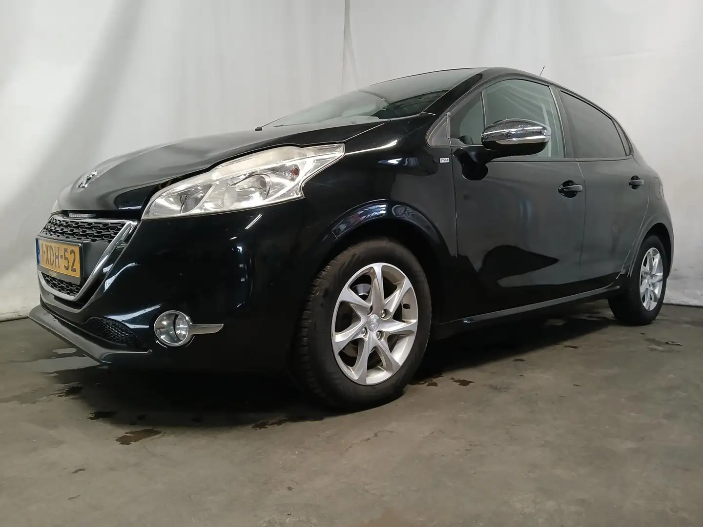 Peugeot 208 1.2 VTi Style SCHADEAUTO!!! Zwart - 2