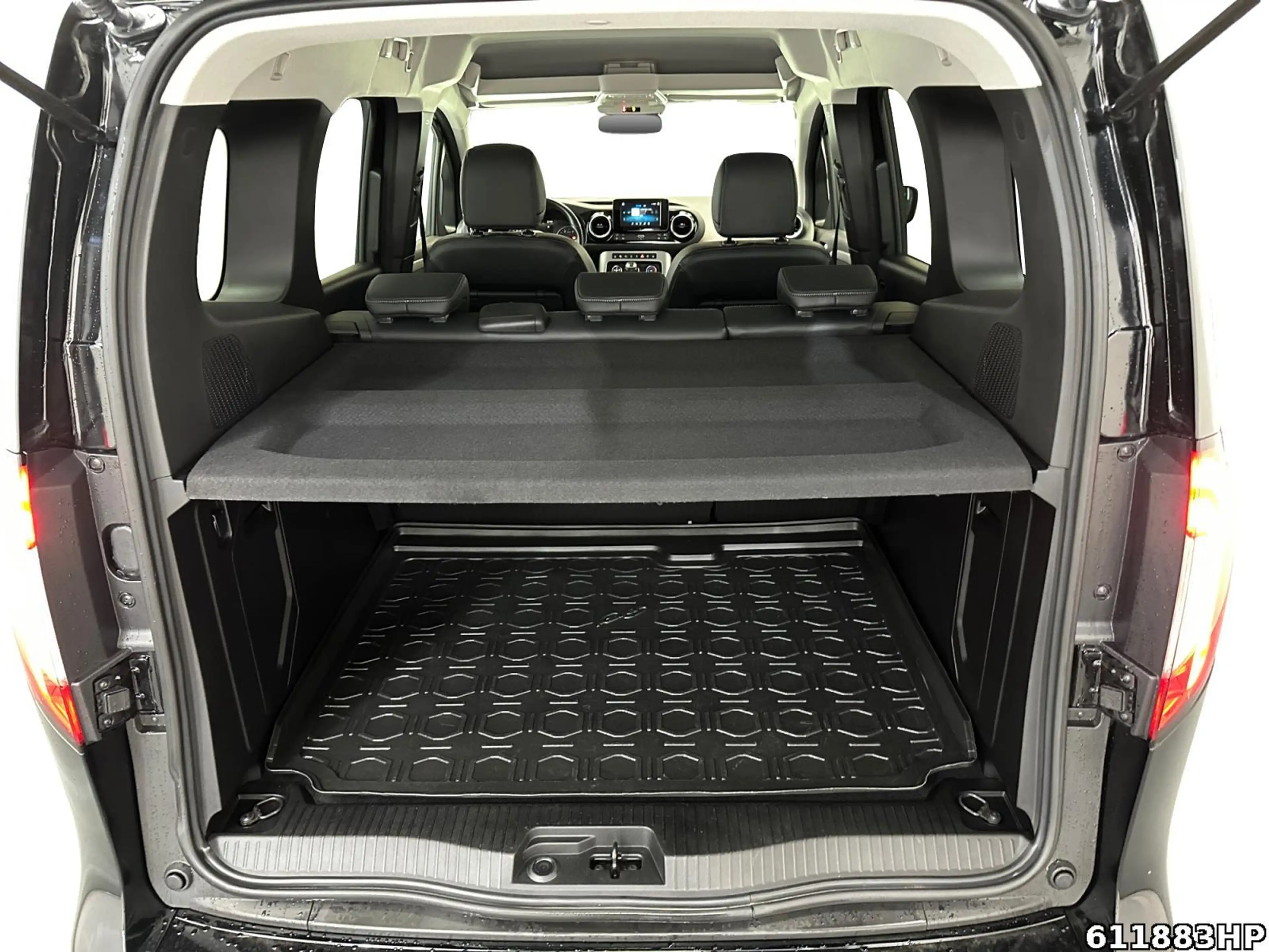 Mercedes-Benz T-Class Progressive AHK LED Rückfahrkamera — photo 6