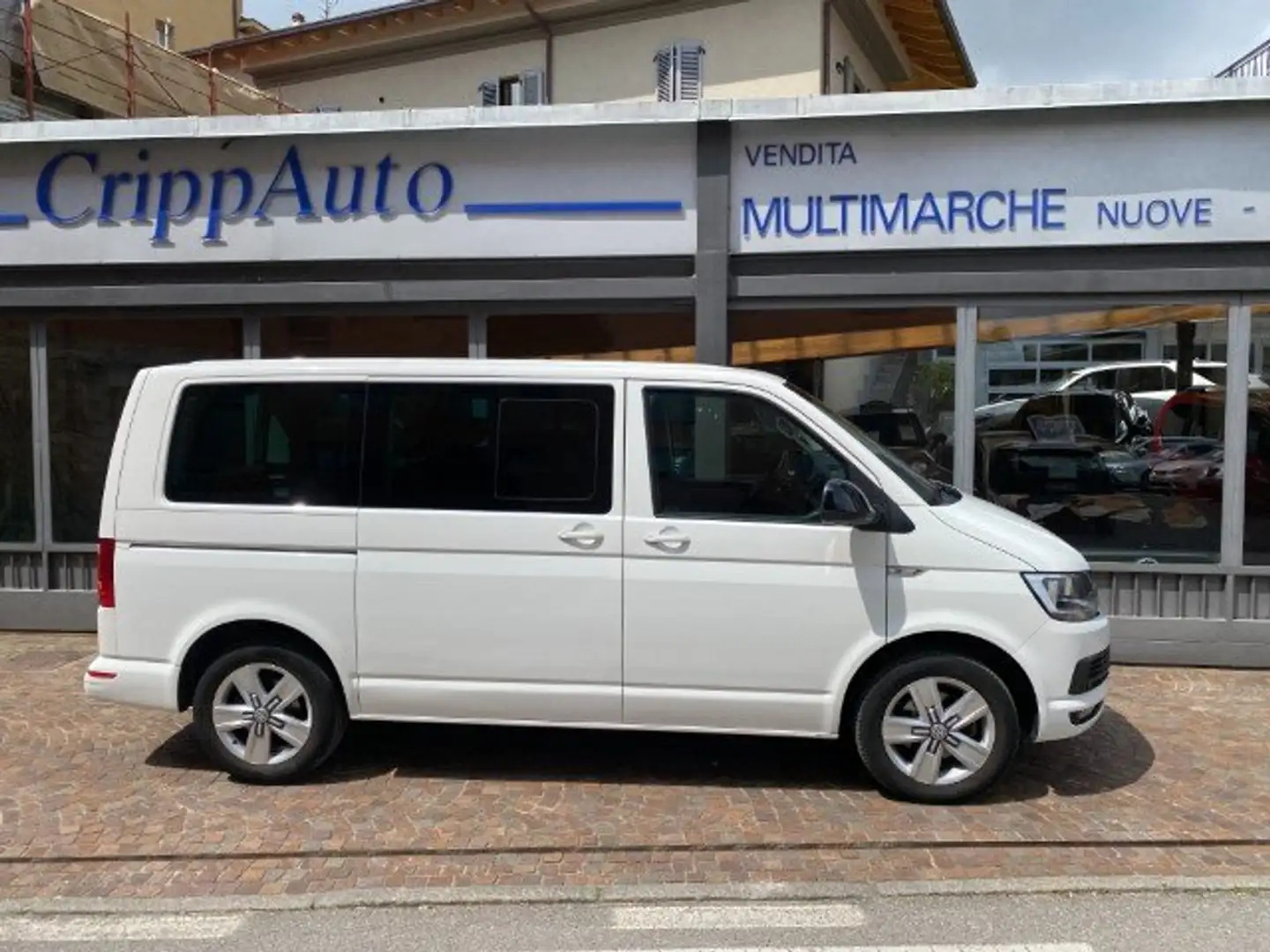 Volkswagen T6 Caravelle 2.0 TDI 4 Motion - Autocarro 5 Posti Weiß - 2
