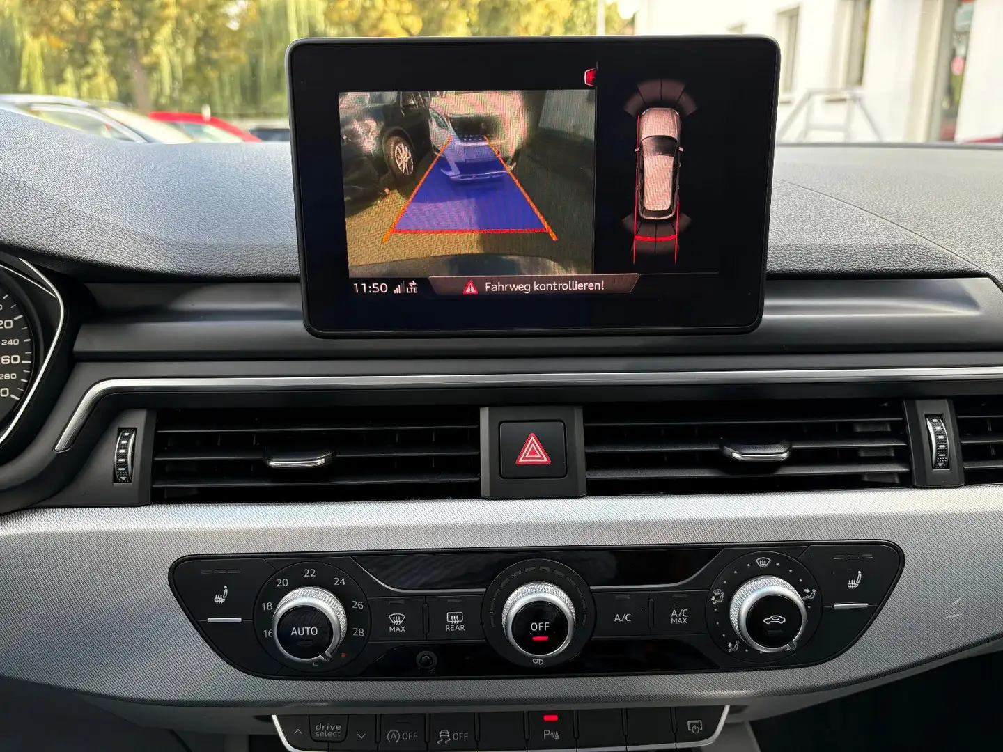 Audi A4 Avant 40 TDI Quattro S-Tronic - KAM NAVI LED Schwarz - 2