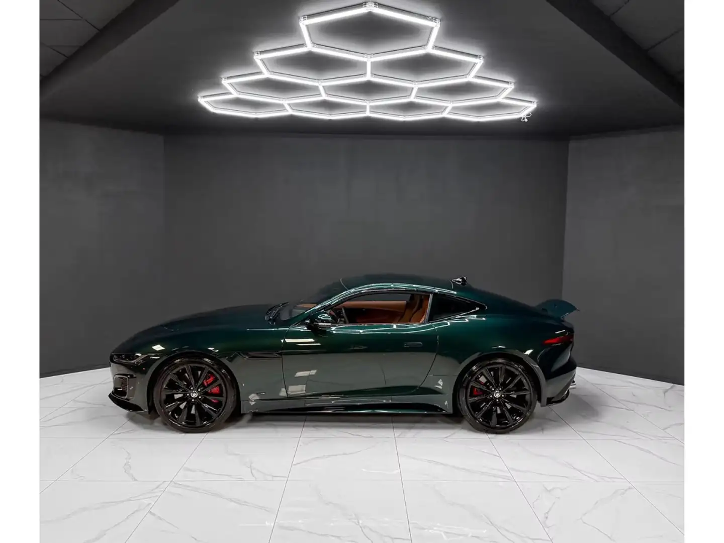 Jaguar F-Type Coupe R AWD P575 V8 British Racing Green Vert - 2