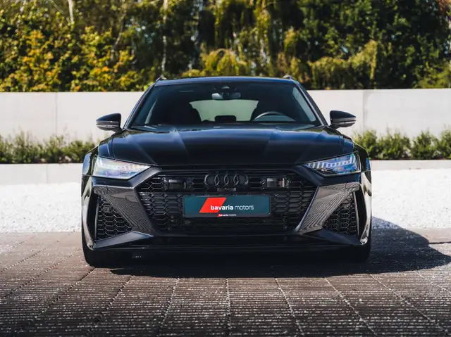 Audi RS6 Avant view 2