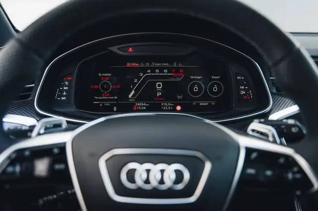 Audi RS6 Avant view 12